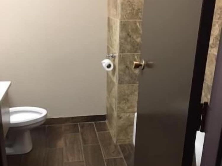 Southfork Motel And Grill