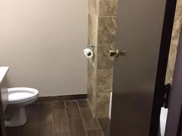 Southfork Motel And Grill