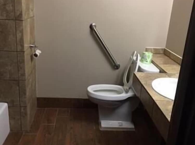 Southfork Motel And Grill