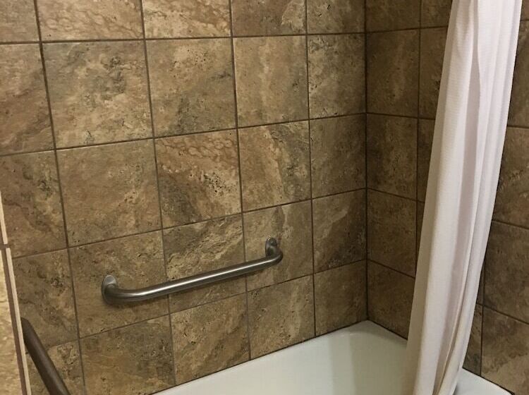 Southfork Motel And Grill