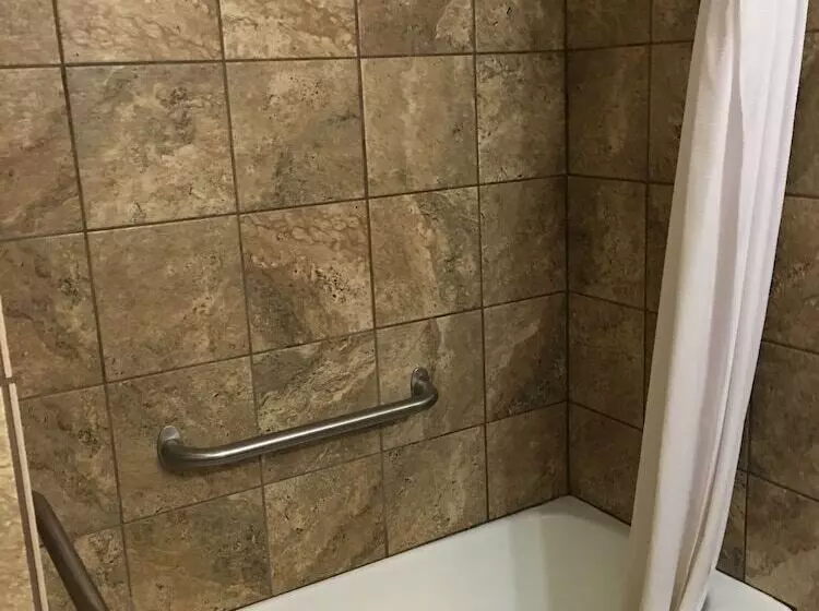 Southfork Motel And Grill