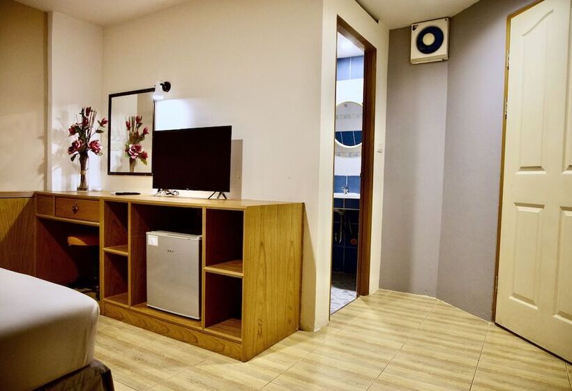 בית מלון כפרי Cha Am My House Resort