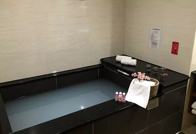 هتل Chyuan Du Spring Resort