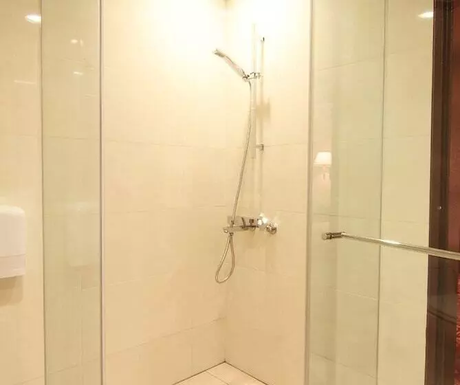 هتل Chyuan Du Spring Resort