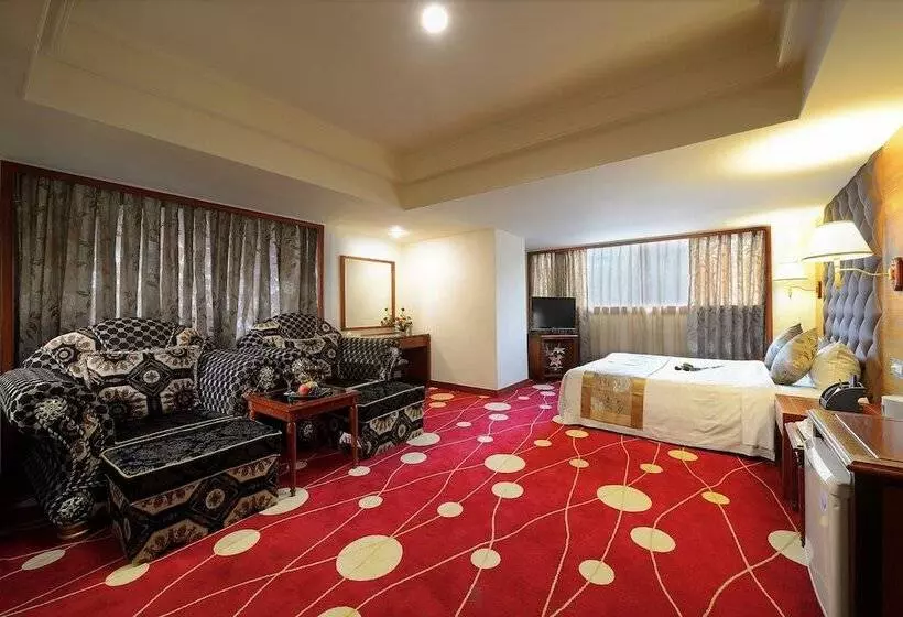 هتل Chyuan Du Spring Resort