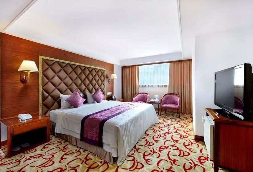 هتل Chyuan Du Spring Resort