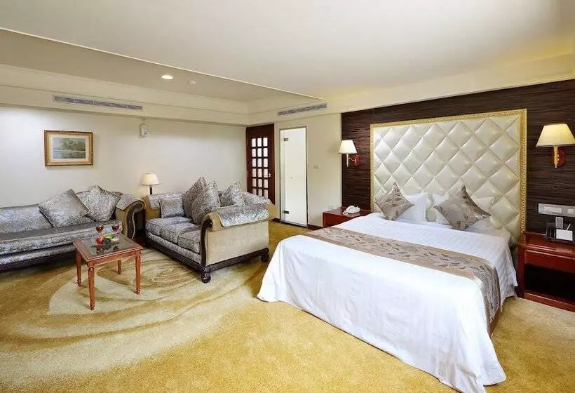 هتل Chyuan Du Spring Resort