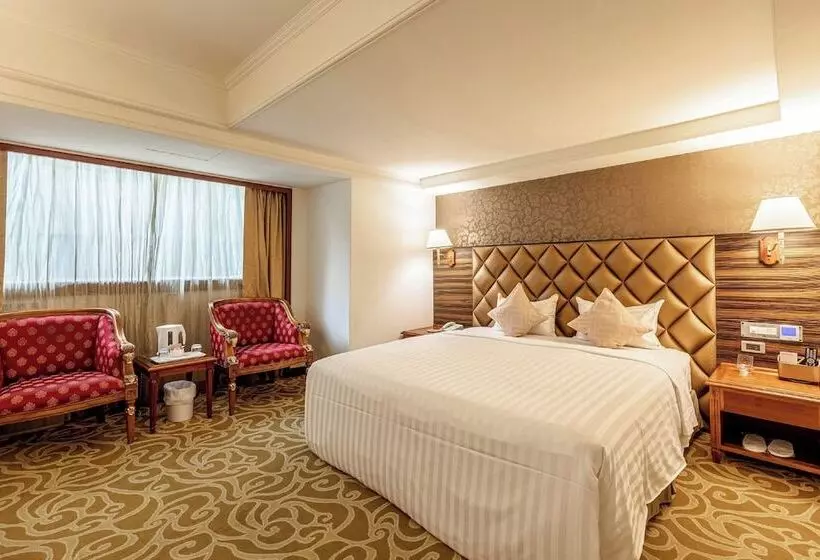 هتل Chyuan Du Spring Resort