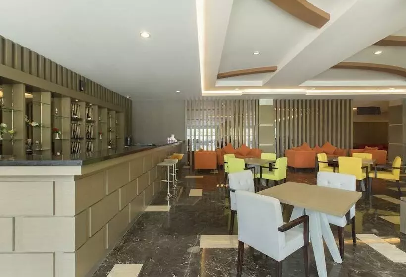 ホテル Dalton Makassar