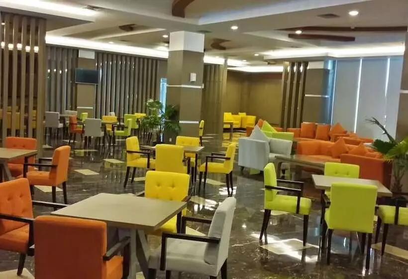 ホテル Dalton Makassar