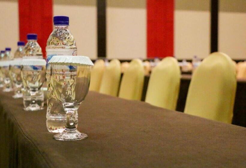 בית מלון כפרי Dalton Makassar