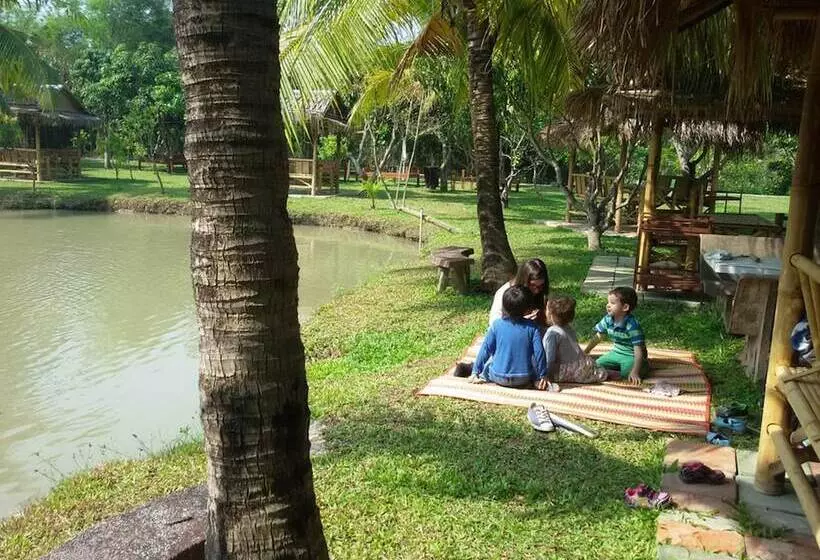 Hotelli Racha Herb Gardens