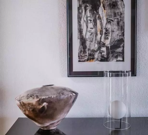 Отель Satin Doll