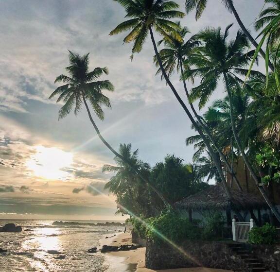 בית מלון כפרי Satin Doll