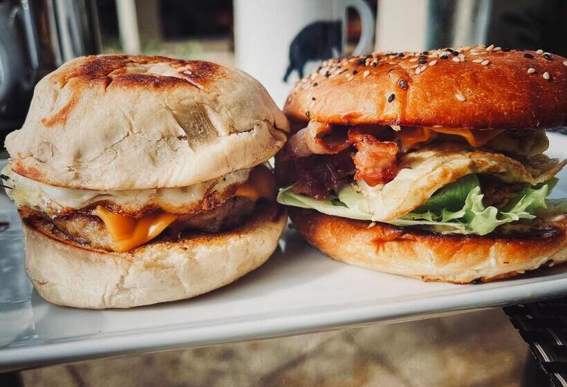 בית מלון כפרי Satin Doll