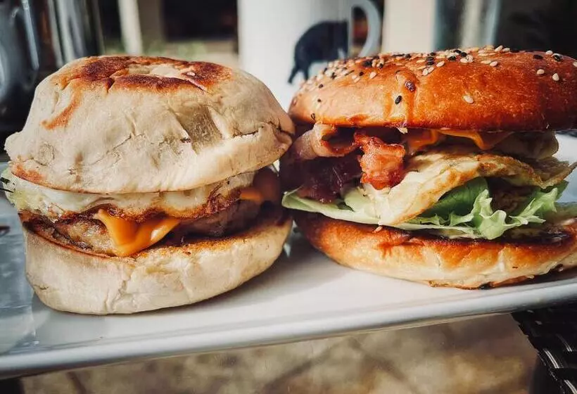 Отель Satin Doll