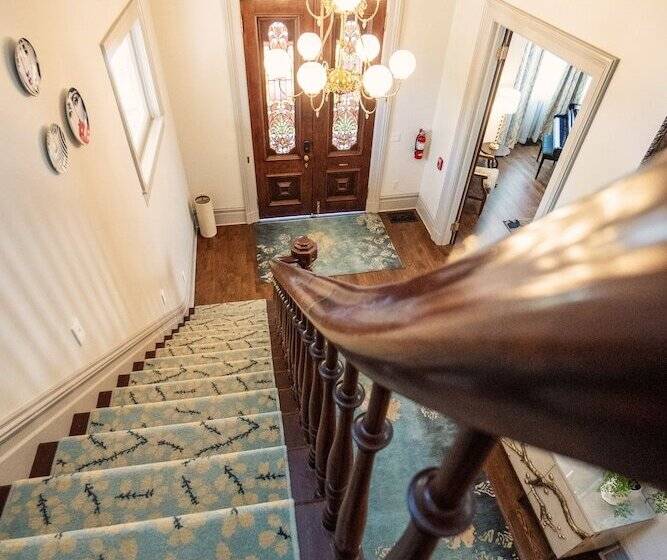 مبيت وإفطار The Mcclelland House