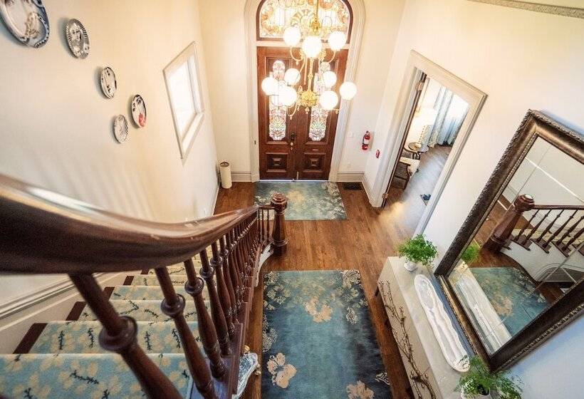 مبيت وإفطار The Mcclelland House