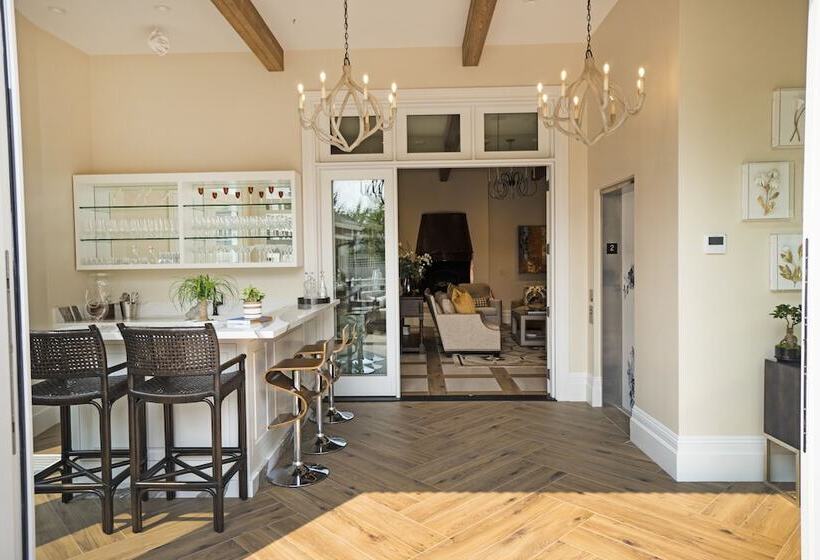 مبيت وإفطار The Mcclelland House