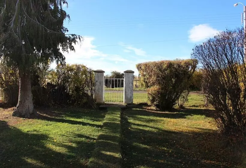 簡易ホテル Hostería Pionero