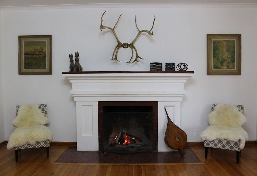 مسافرخانه Hostería Pionero