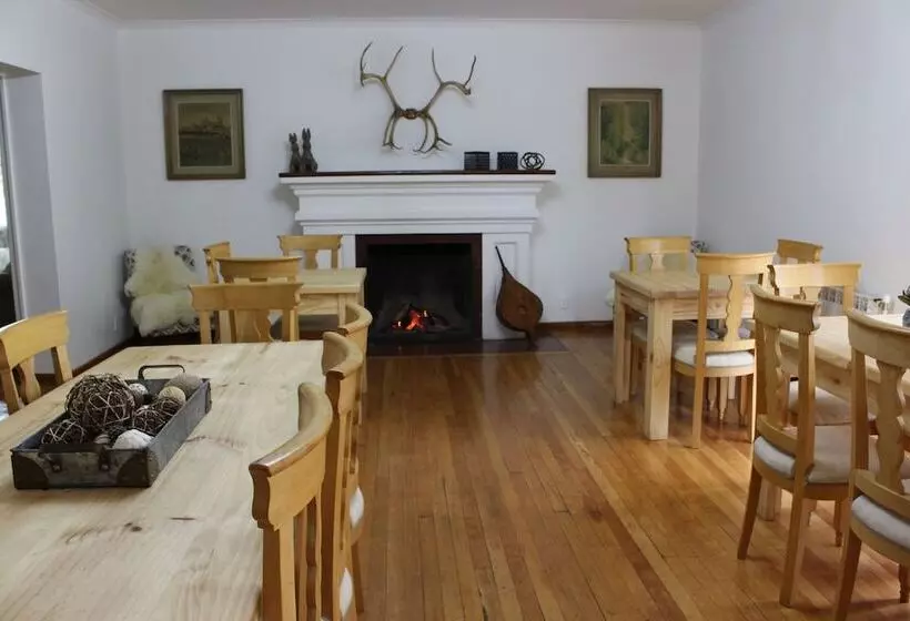 簡易ホテル Hostería Pionero