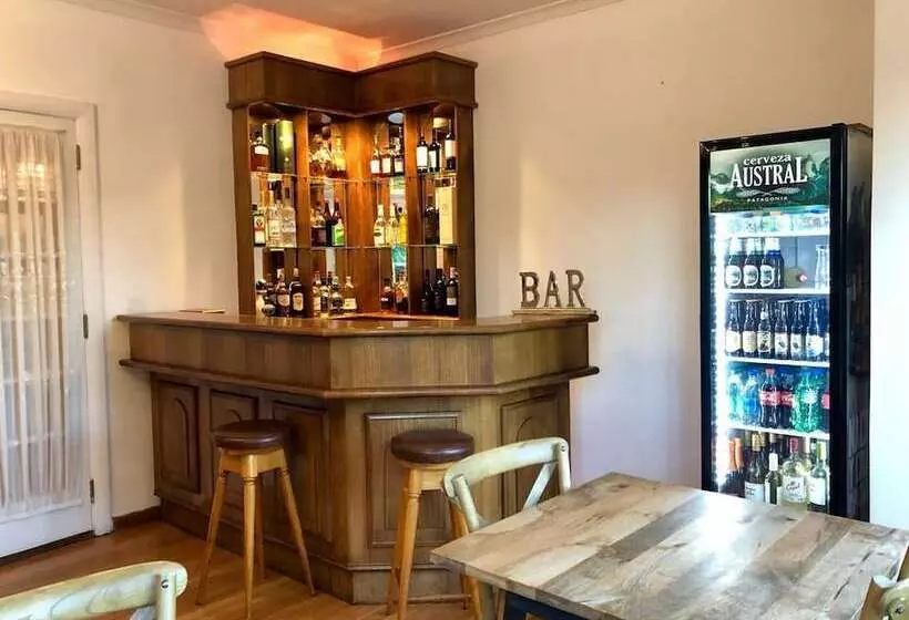 簡易ホテル Hostería Pionero