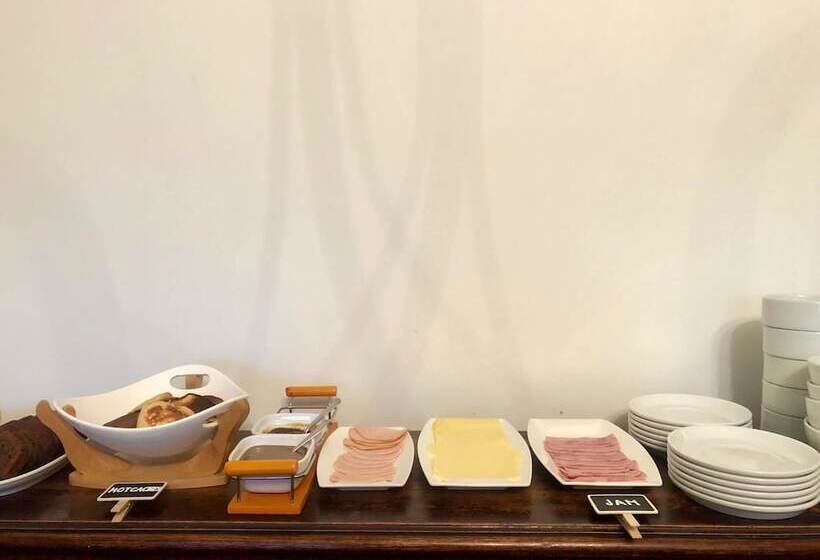 مسافرخانه Hostería Pionero