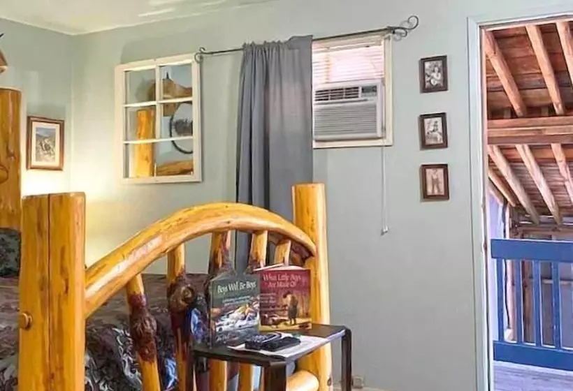 Hotelli Dawson House Lodge