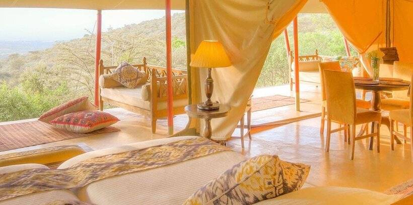 هتل Entumoto Safari Camp