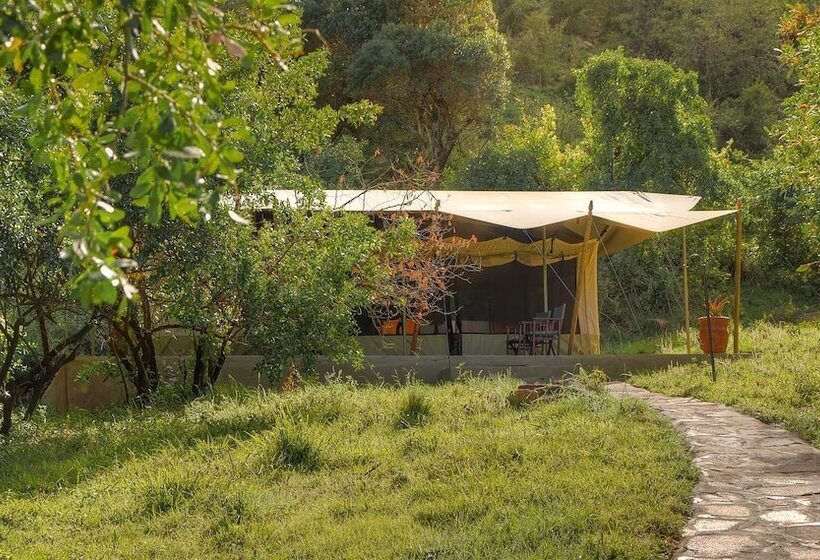 هتل Entumoto Safari Camp