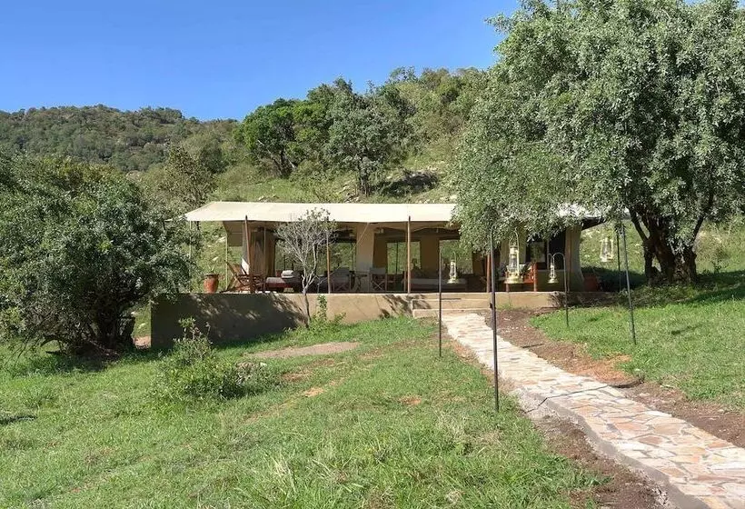 هتل Entumoto Safari Camp