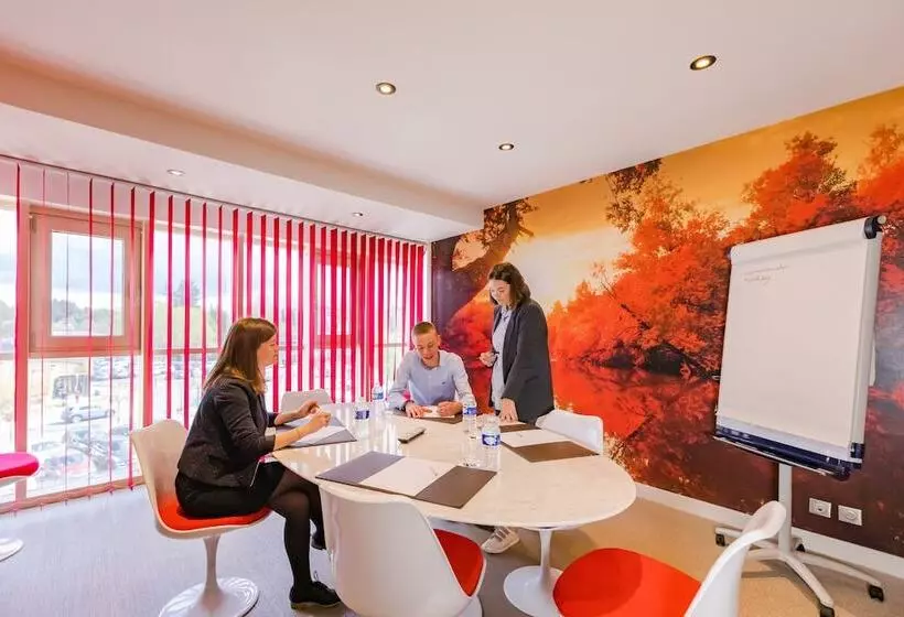 Hotelli Logis Hôtel Restaurant Le Fruitier