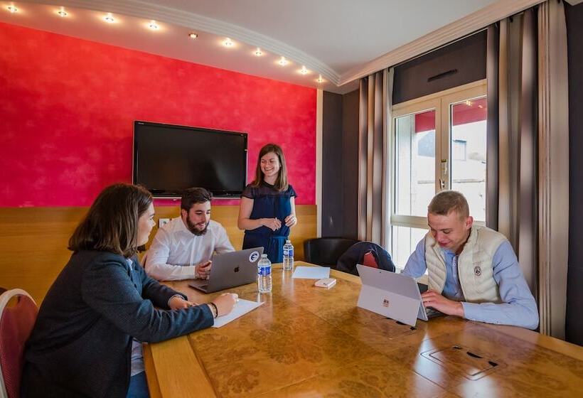 酒店 Logis Hôtel Restaurant Le Fruitier