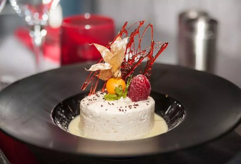 Hotelli Logis Hôtel Restaurant Le Fruitier