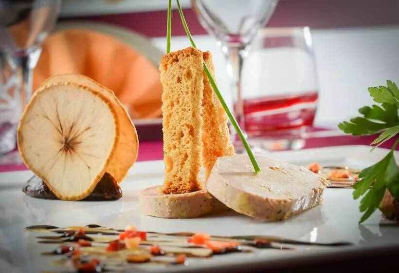 Hotelli Logis Hôtel Restaurant Le Fruitier