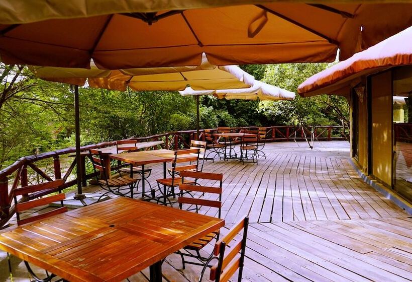 هتل Prideinn Mara Camp & Cottages