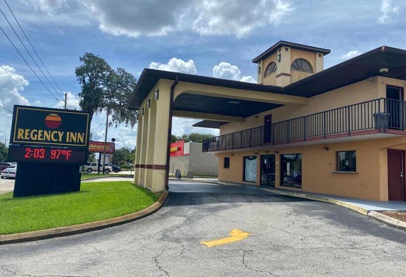 فندق Regency Inn