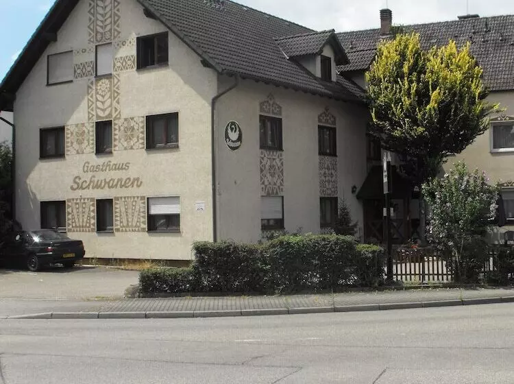 ホテル Schwanen
