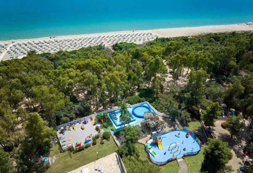 Hotelli Serenè Resort