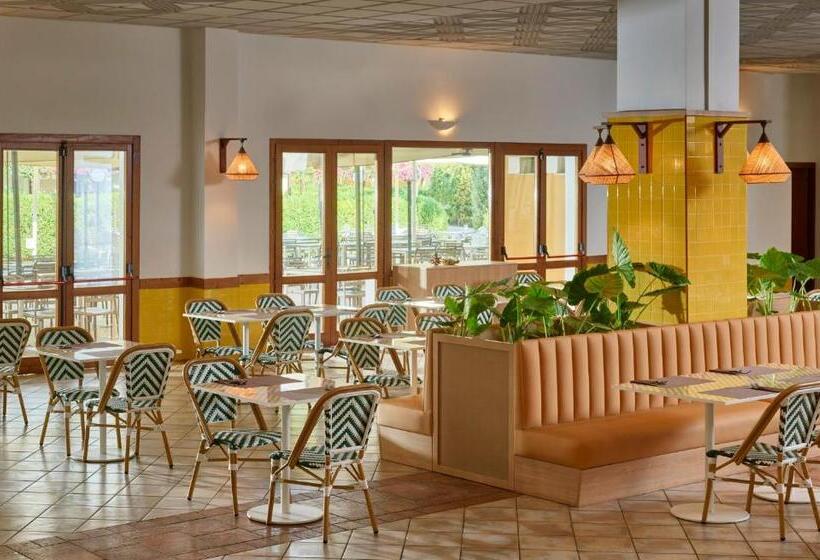 בית מלון כפרי Serenè Resort