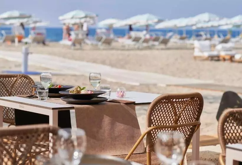 Hotelli Serenè Resort