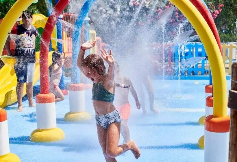 Hotelli Serenè Resort