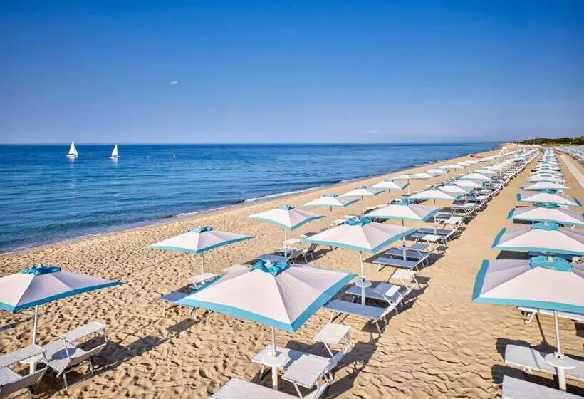 Hotelli Serenè Resort