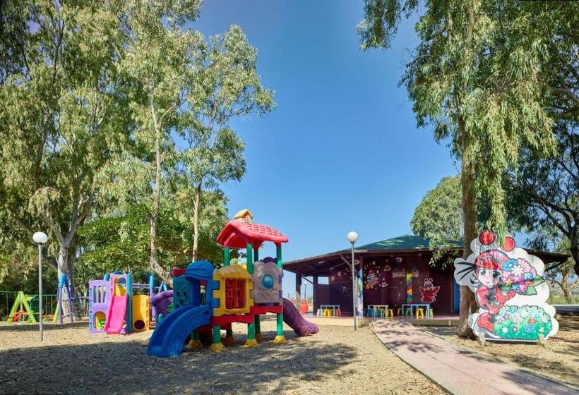 בית מלון כפרי Serenè Resort