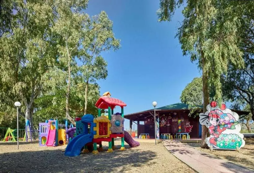 Hotelli Serenè Resort