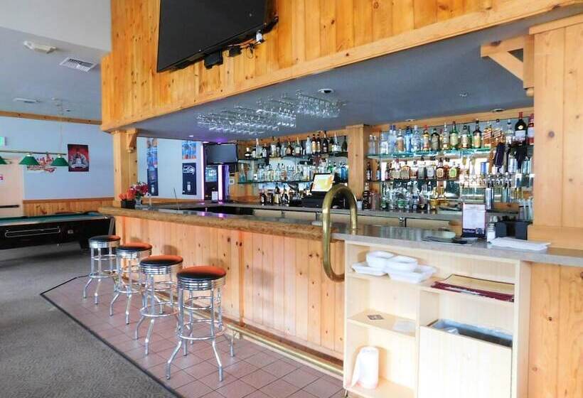 酒店 The Summit Inn