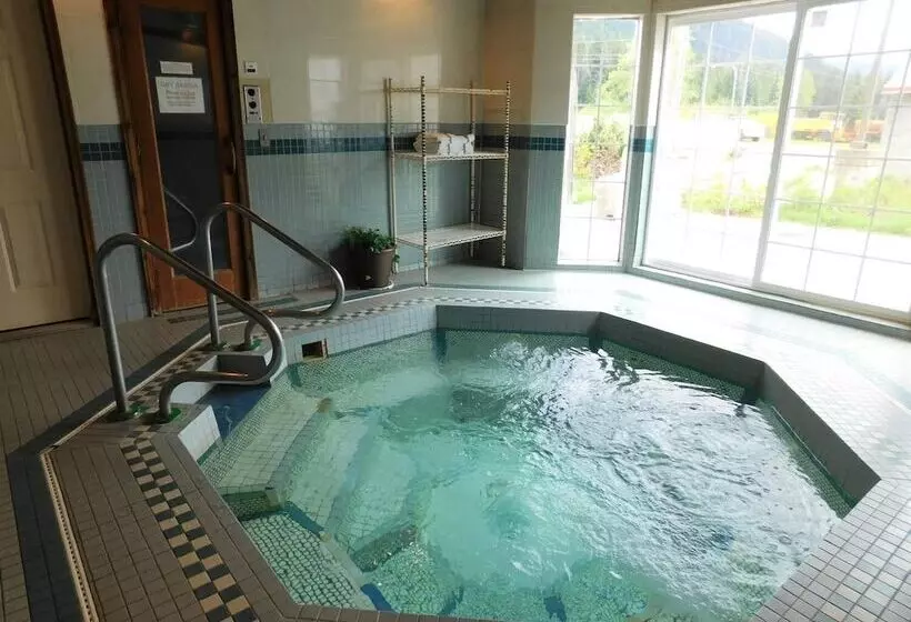 Hotelli The Summit Inn