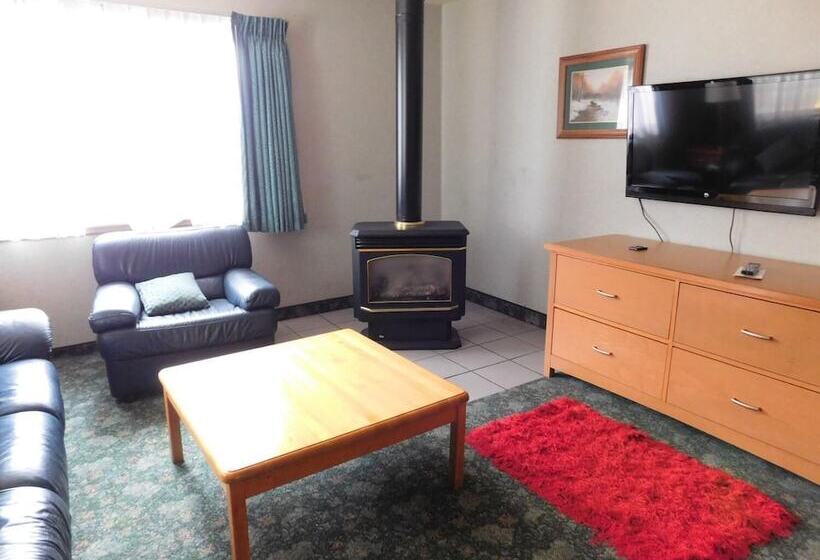 酒店 The Summit Inn