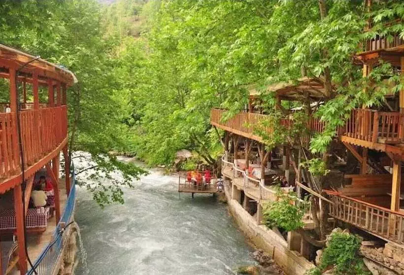 Kapuzbasi Selalesi Sahin Motel